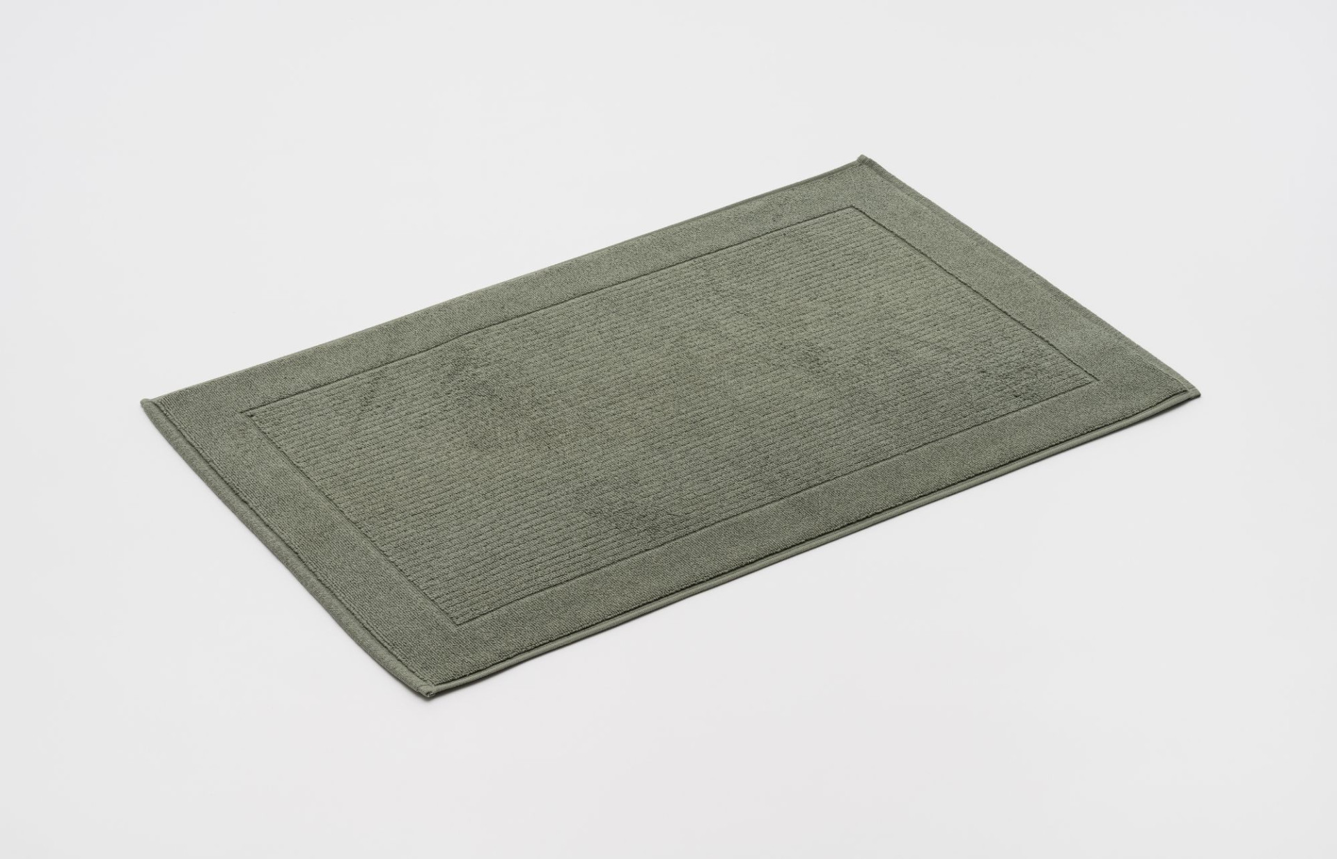 Step softly into 2023 with our luxury bath mat.